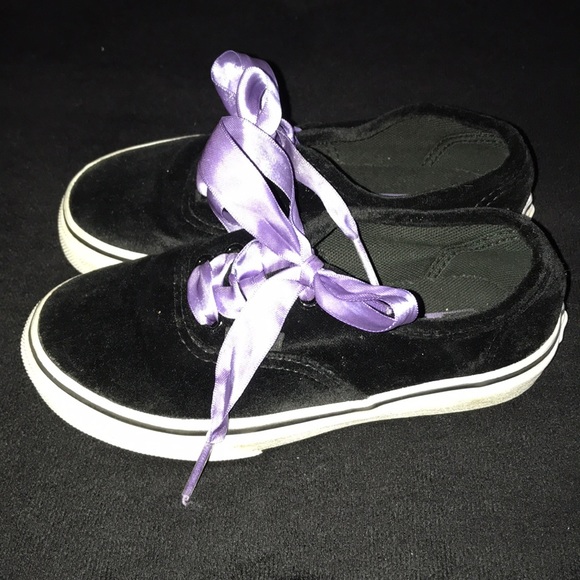 Black Velvet Toddler girls Vans size 12 EUC - Picture 4 of 8